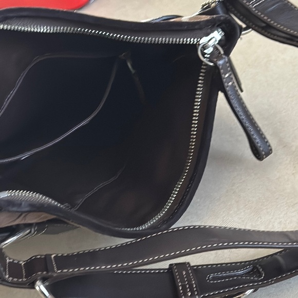 Coach Brown Shoulder Bag with Textured Fabric and Slouchy Shape - Picture 3 of 4